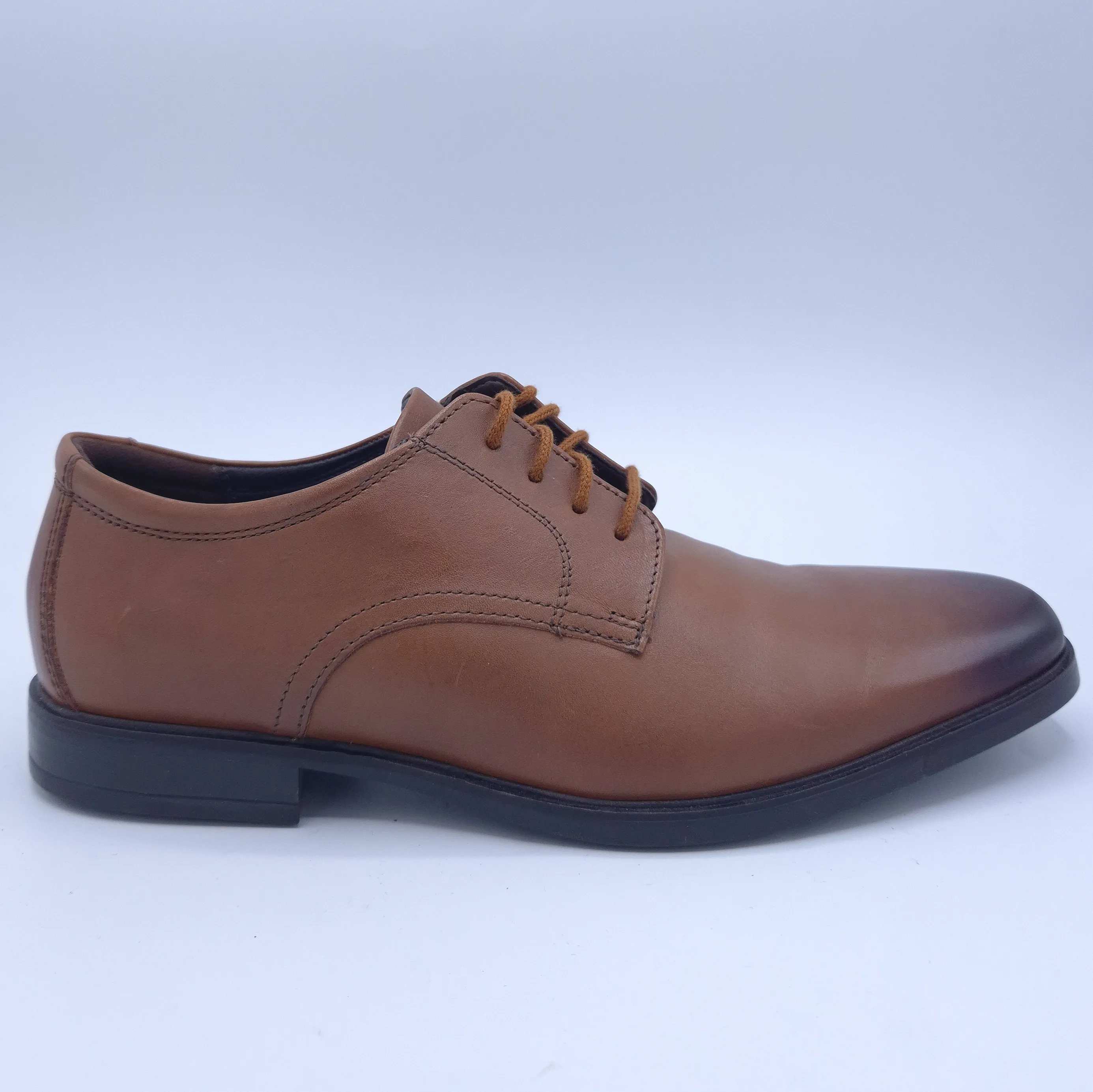 Kenkientalo Mononen Clarks